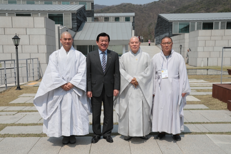 2017.04.13_한국문화연수원 공주시장 오시덕 예방 (2)